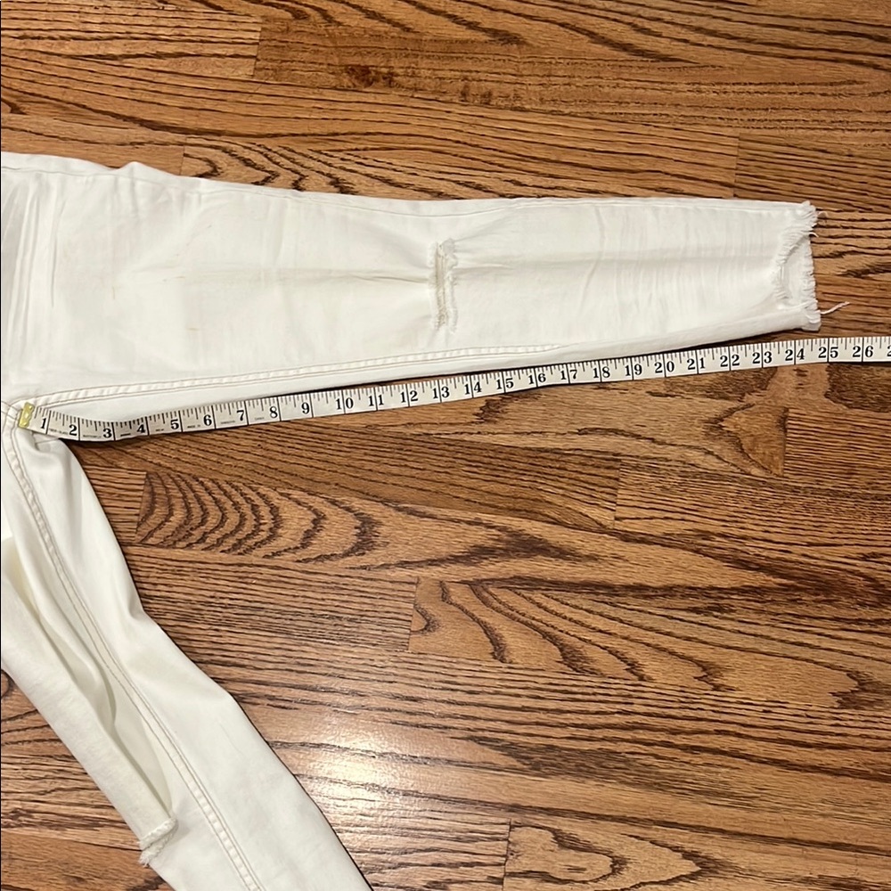 Free People White Ankle Cropped Jeans with Distressed Hem/knees - Picture 10 of 10